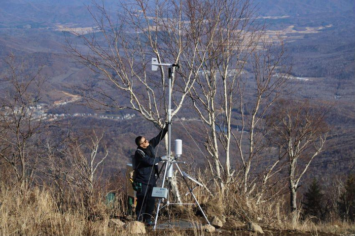 比赛场地安装监测仪器