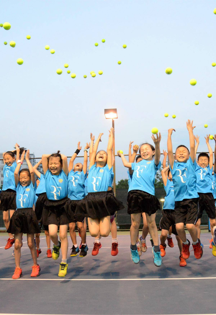 网球进社区进学校让京山网球加快普及。