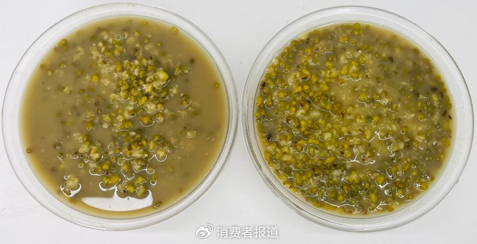 ▲右边为九阳沸萃养生壶制作的绿豆沙