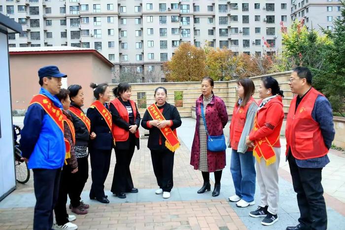 哈尔滨市香坊区银龄志愿者学英语，当好亚冬会“东道主”