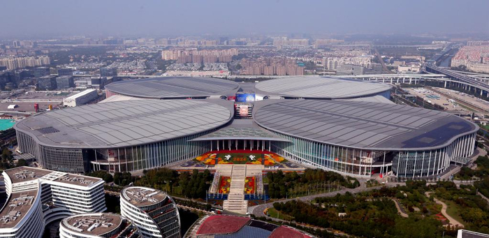 　　这是11月4日拍摄的中国国际进口博览会举办场地——国家会展中心（上海）（无人机照片）。新华社记者凡军摄