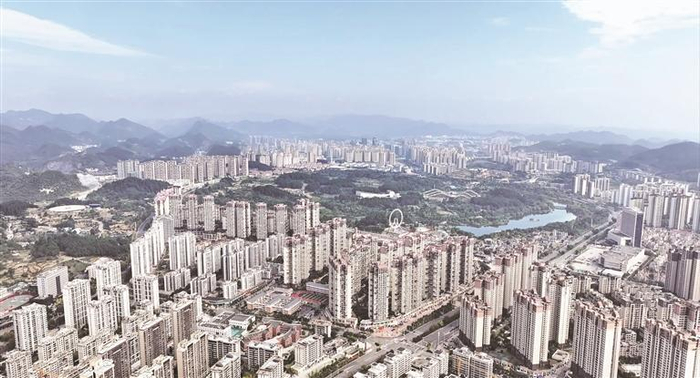 新蒲新区城市建设航拍全景。  胡国栋 摄