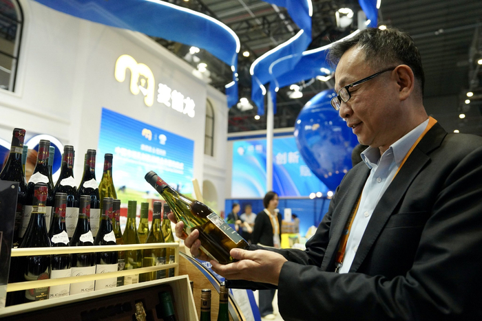 进博会的平台价值，是给了消费者更加多元的选择。劳动报记者贡俊祺 摄影