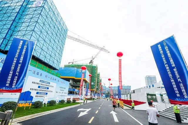 保利珑悦府项目。