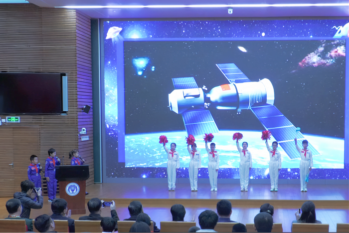 红领巾号火箭科技梦想卫星发射成功