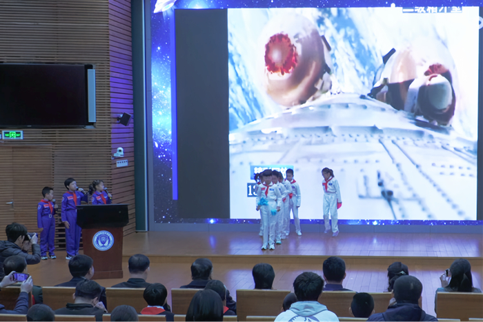 红领巾火箭发射团模拟火箭程序转弯