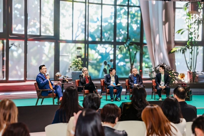 “可凡‘进’听 – HPV多元对话”活动在进博会默沙东展台召开