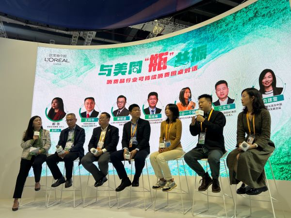 图说：圆桌讨论在进博会现场举行 采访对象提供（下同）