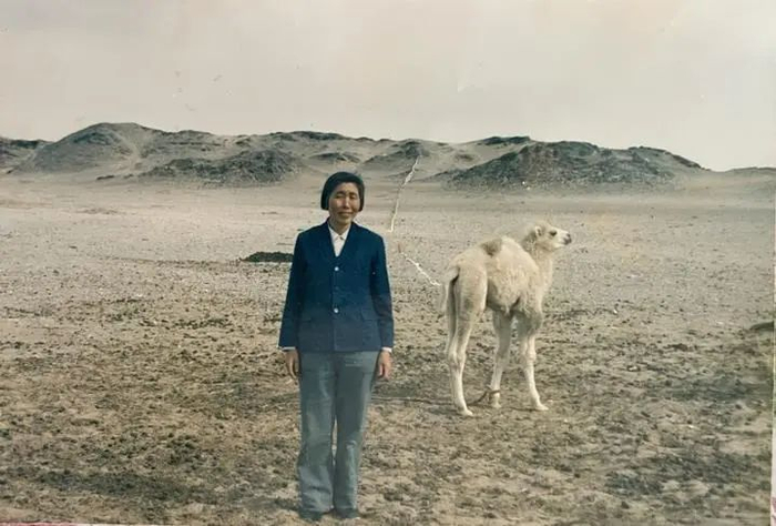 年轻时的尼玛（翻拍照片）。新华每日电讯记者张典标摄