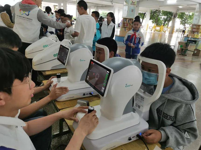 天鸽Columba系列视力筛查仪及天鹅Swan眼科光学生物测量仪应用于校园屈光筛查