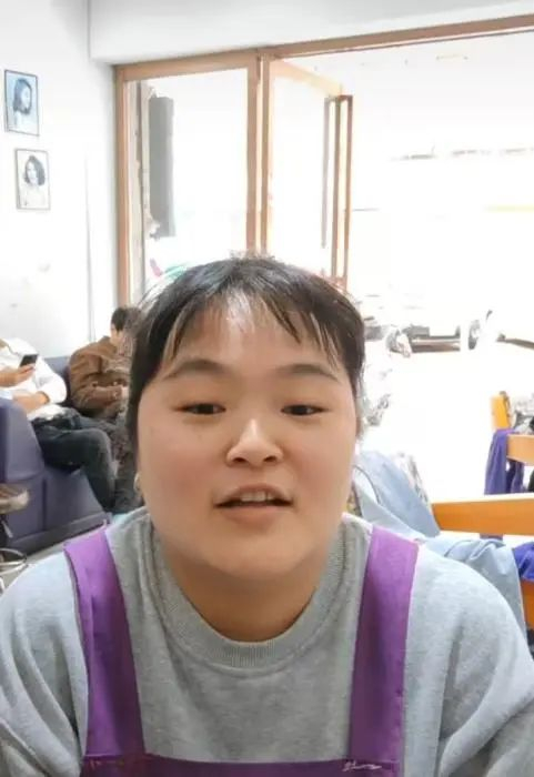 理发师晓华回应“一人带火一座城”。图源晓华短视频账号