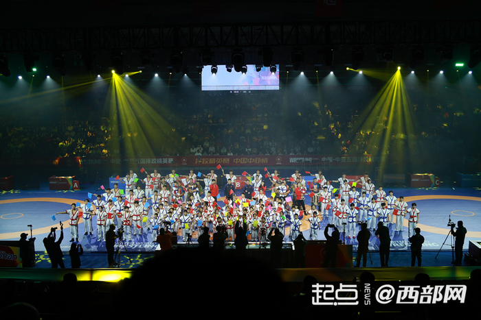 2024中国-中亚五国摔跤精英赛在陕西省体育馆开幕