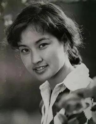 ▲ 刘晓庆《小花》剧照