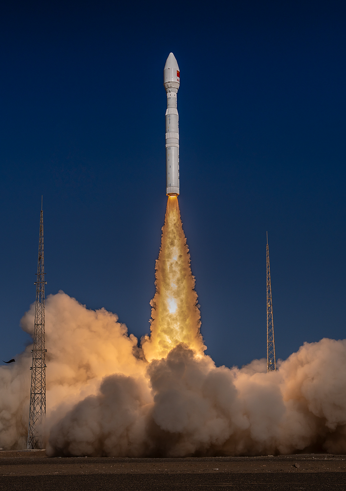 11日，力箭一号遥五运载火箭发射成功，将15颗卫星顺利送入预定轨道。（视觉中国）