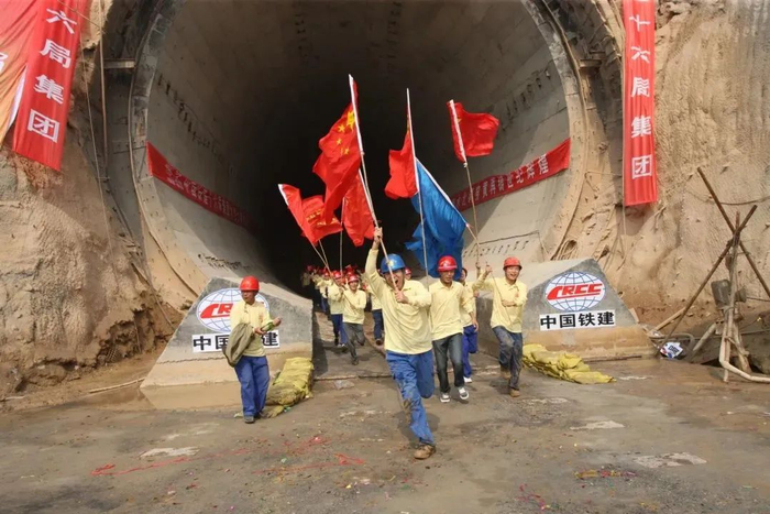 （2010年穿黄工程2-B隧洞盾构贯通）