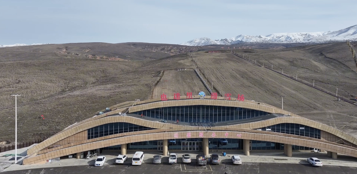 额敏县也迷里滑雪场（塔城地区融媒体中心供图）