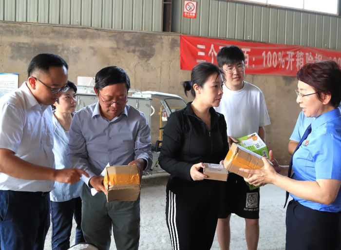 检察机关组织听证员实地前往快递网点现场抽查，验收整改结果。