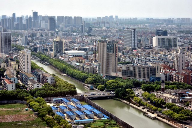 需进一步平衡城市化、工业化发展与耕地保护之间的矛盾。摄影/章轲