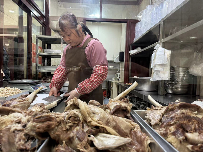 藏书羊肉销售进入旺季（央广网记者  郑楚豫  摄）