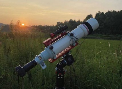 图为某天文爱好者的观测设备。受访者供图