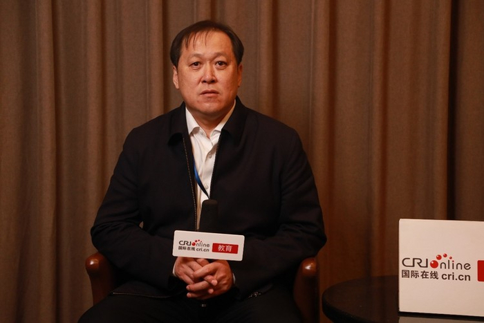 　　山西省晋中市委教育工委书记、市教育局党组书记局长邓继杰