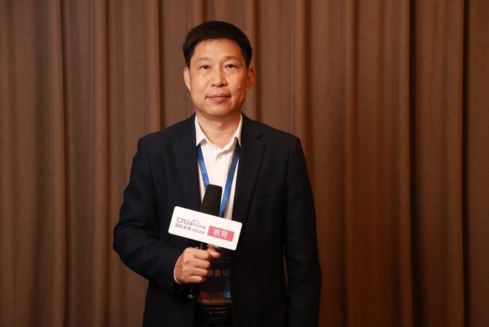 　　天津市蓟州区教育局党委委员蓟州一中党委书记徐连旺