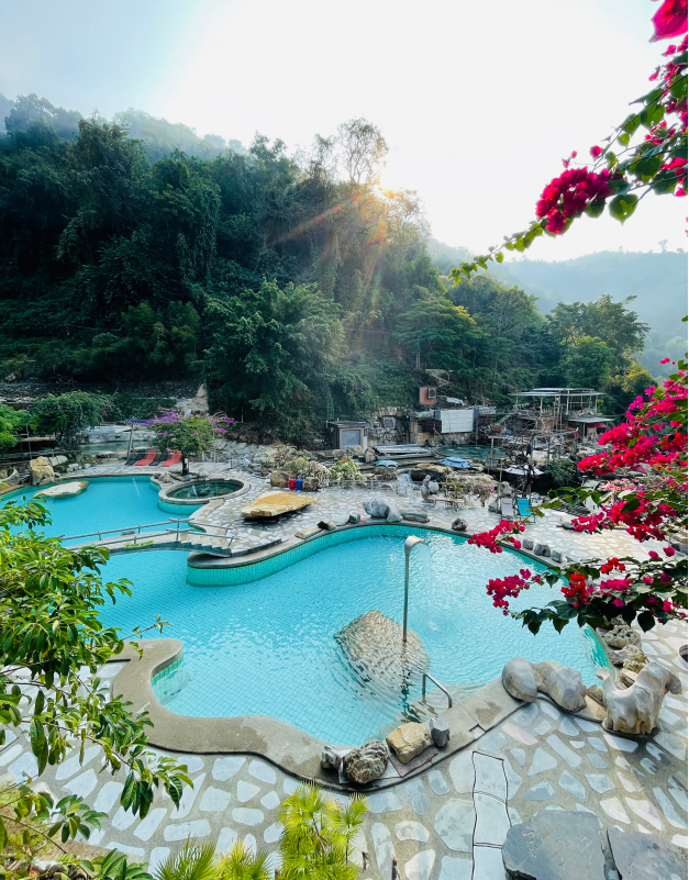 丫沙底温泉。红河州委宣传部 供图