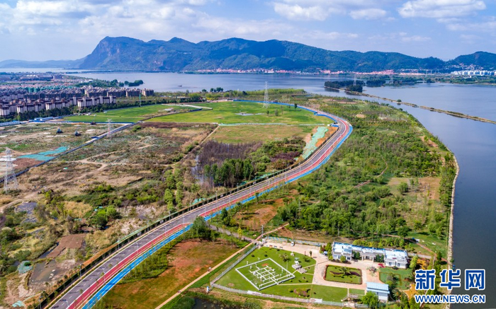滇池绿道草海段景色（无人机照片）。新华社记者 陈欣波 摄