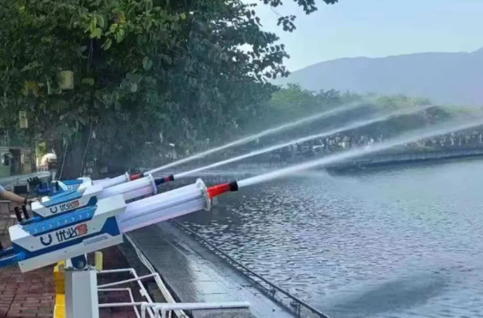 △ 共享水枪。图源七星岩紫荆西堤