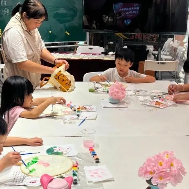 △ 亲子互动日活动资料图。图源七星岩紫荆西堤