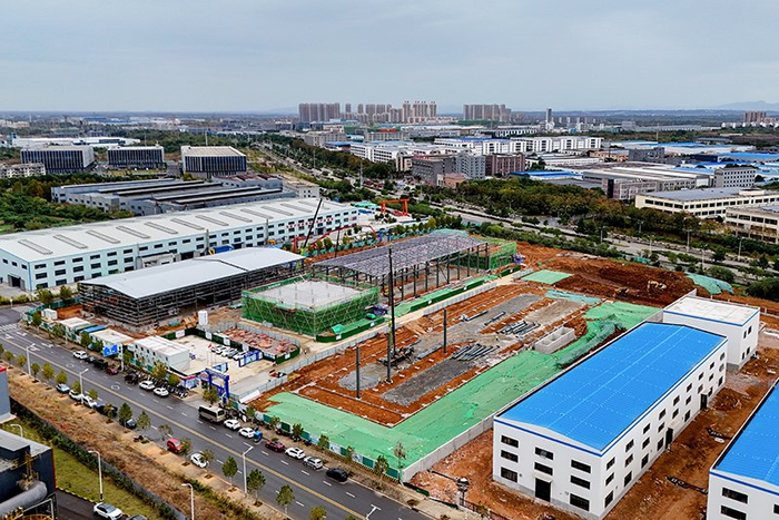 俯瞰优耐新材料项目建设工地。储著传摄