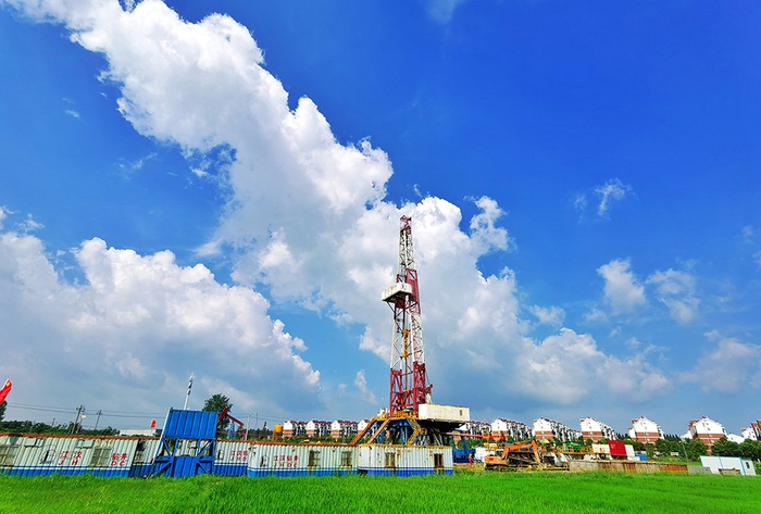   图为稳步推进开发的江汉油田老区。宋国梁 摄