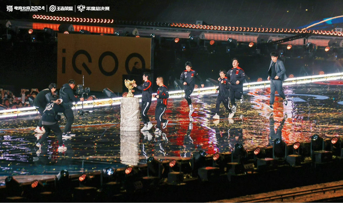 成都AG超玩会成为了首个KPL年度总冠军