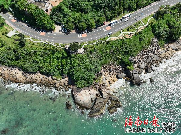 　　海南环岛旅游公路(石梅湾段)。海南日报全媒体记者 周达延摄