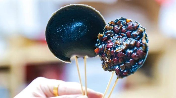 鸡屎藤钵仔糕有多种口味。 陈文 摄