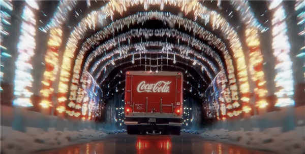 太诡异了｜图源：Coca-Cola