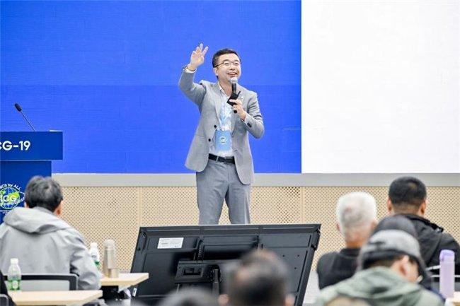 中国科学院植物学博士、“玉米实验室”科普工作室创始人史军作主题分享