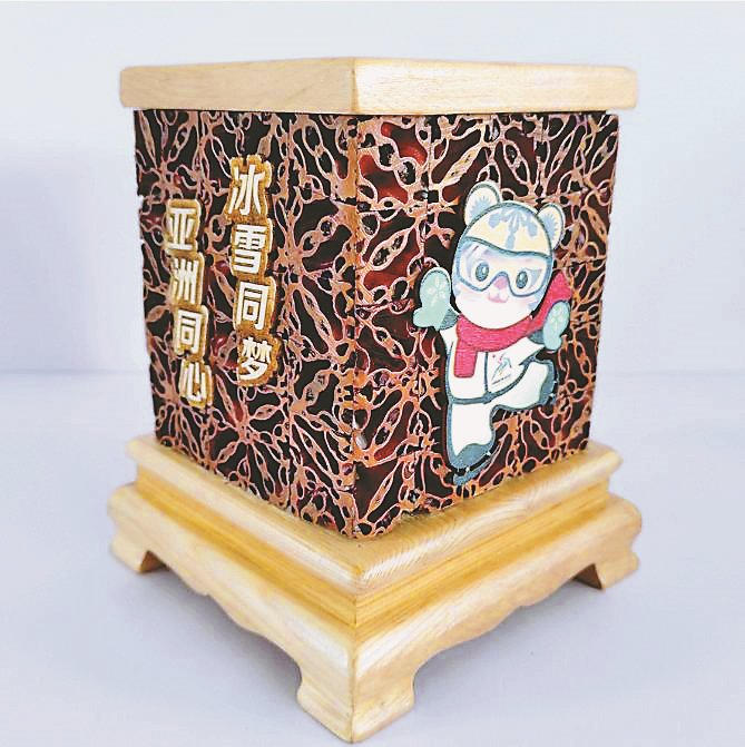 山核桃笔筒。 图片由受访单位提供