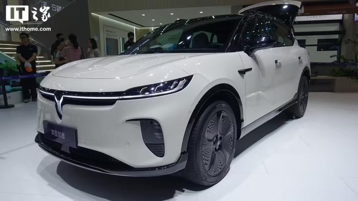 ▲ 岚图知音纯电 SUV