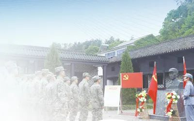 安徽省六安军分区组织全体官兵在舒城县新四军第四支队旧址进行革命传统教育。蒋  勇摄