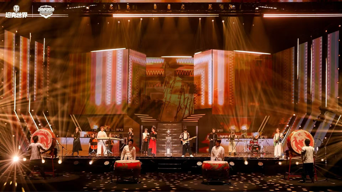 开幕式上的中国传统乐器交响乐表演