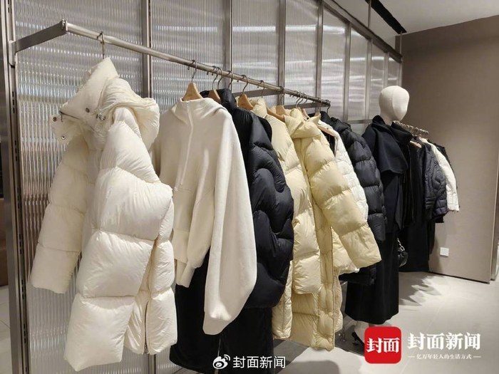 成都线下实体店羽绒服价格多在千元以上
