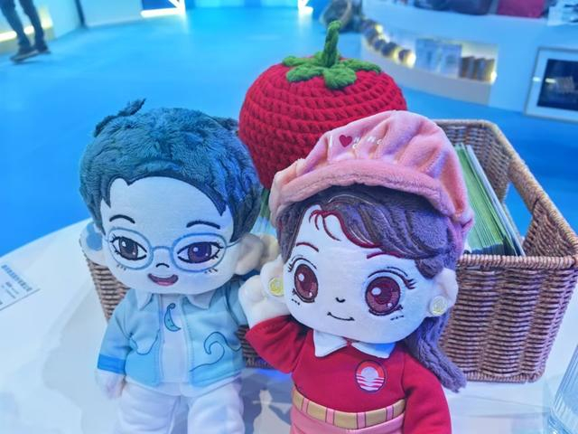 泥城镇IP形象：妮妮和大城 李欣欣摄