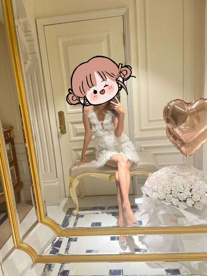 在婷婷的指导下，“自由发挥”的自拍照。图 / 每日人物