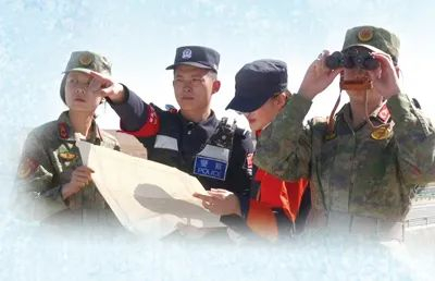 额济纳旗军地联合搜救力量对东风着陆场外围进行警戒安保。