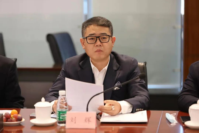 2020年12月，刘辉以锦国投总裁身份前往天辰公司，图片来源：中国天辰公众号