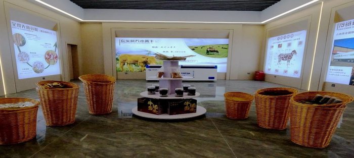 昭通小肉串带动本地调料市场发展（张继威摄）