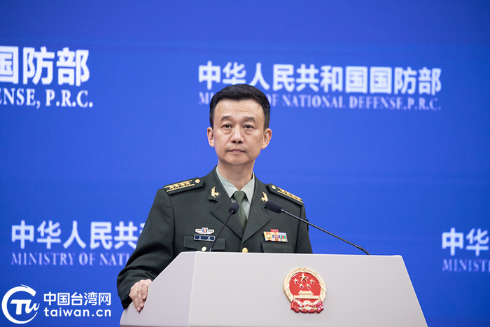 国防部新闻局局长、国防部新闻发言人吴谦答记者问。（中国台湾网记者 陈佳慧 摄）