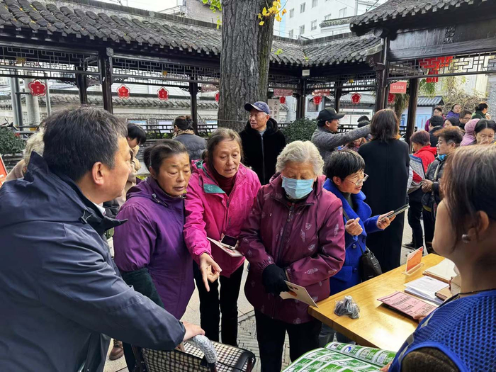居家适老化宣传现场会。 姜涛 摄