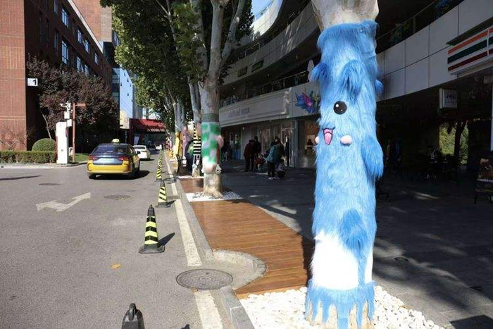 粗大的梧桐树穿上了毛外套。新京报记者 浦峰 摄